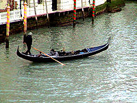 Típica góndola veneciana.